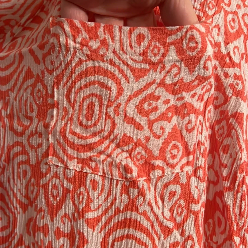 Cathy woman  3 X coral and white flowy button down shirt - Picture 3 of 9